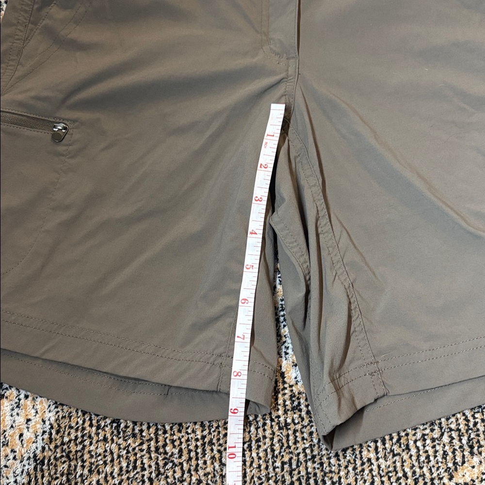 L.L Bean Water-Repellent Comfort Trail Shorts, Mid-Rise - Picture 7 of 7